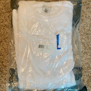 L Fruit of the Loom white t-shirts